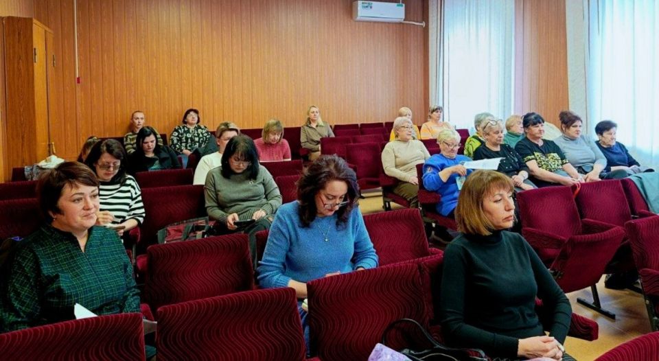 Михаил Меренков: Сегодня провел аппаратное совещание с руководителями структурных подразделений, представителями предприятий и учреждений района Михаил Меренков: Сегодня провел аппаратное совещание с руководителями структурных подразделений, представителями предприятий и учреждений района