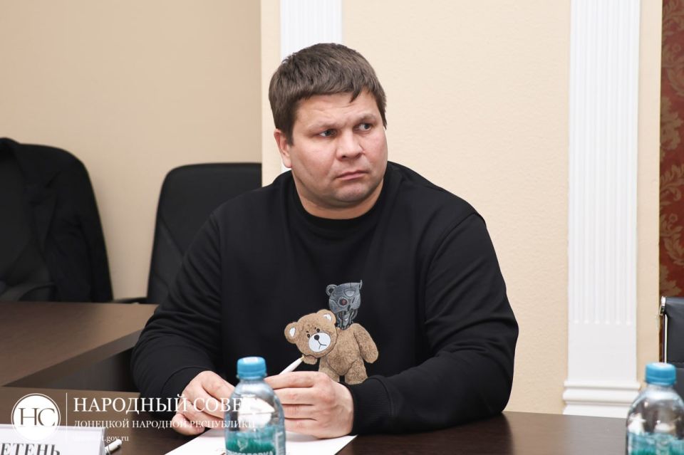 Парламентарии работают над решением вопросов социальной поддержки защитников Донбасса Парламентарии работают над решением вопросов социальной поддержки защитников Донбасса