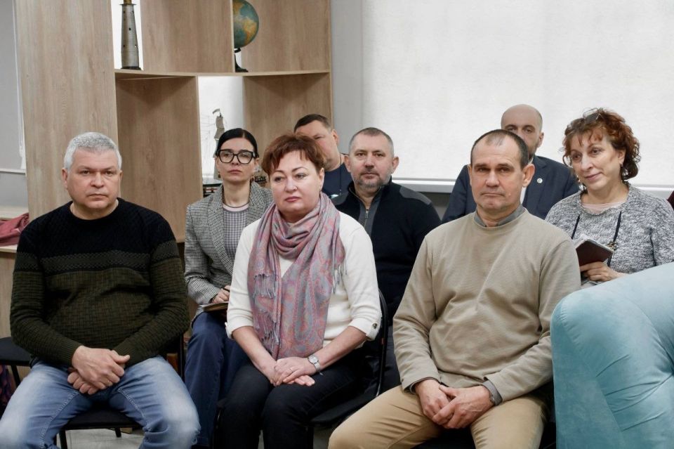 В Донецком республиканском краеведческом музее прошла презентация специализированного оборудования для людей с ограниченными возможностями здоровья и консультация для руководителей учреждений культуры по его подбору В Донецком республиканском краеведческом музее прошла презентация специализированного оборудования для людей с ограниченными возможностями здоровья и консультация для руководителей учреждений культуры по его подбору