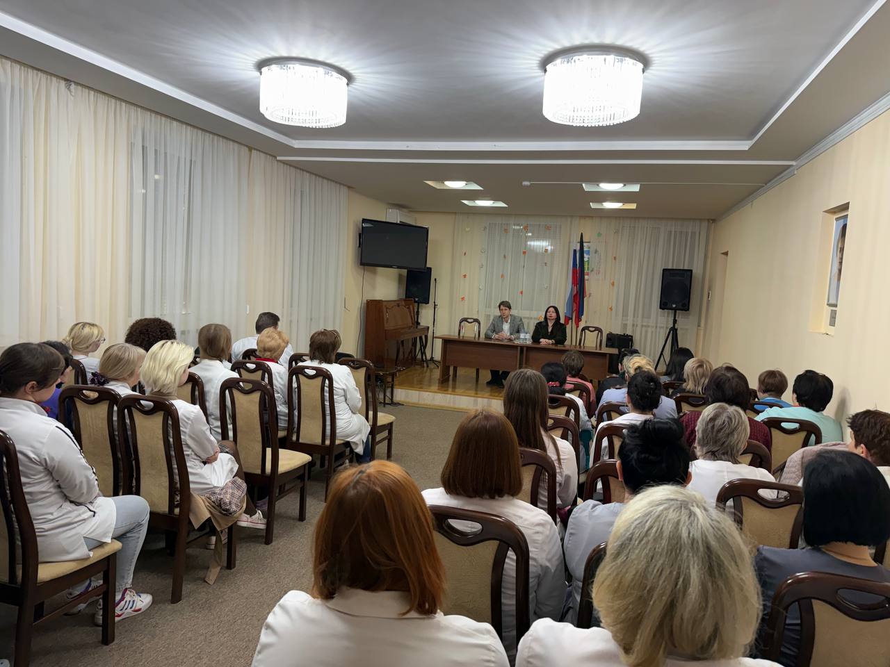 Руководитель Управы Центрально-Городского внутригородского района Алексей Еськов провел встречу с трудовым коллективом ГБУ Донецкой Народной Республики «Психиатрическая больница г. Макеевки» Руководитель Управы Центрально-Городского внутригородского района Алексей Еськов провел встречу с трудовым коллективом ГБУ Донецкой Народной Республики «Психиатрическая больница г. Макеевки»