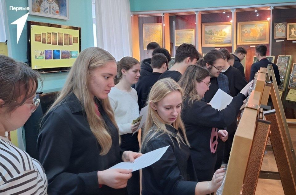 Познакомимся с искусством по-новому Познакомимся с искусством по-новому
