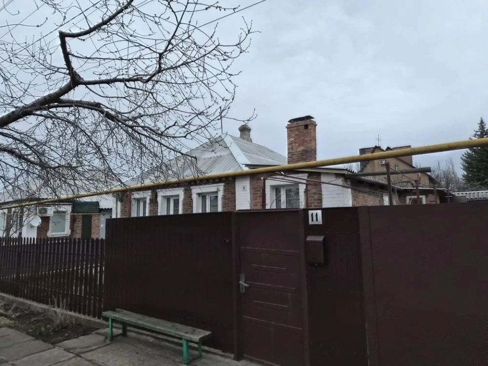 Александр Пеняев: В городе Ясиноватая завершены работы по восстановлению кровли в индивидуальном жилом доме по улице Энгельса, 11. Благодаря совместным усилиям волонтеров Русской Православной Церкви и поддержке местных... Александр Пеняев: В городе Ясиноватая завершены работы по восстановлению кровли в индивидуальном жилом доме по улице Энгельса, 11. Благодаря совместным усилиям волонтеров Русской Православной Церкви и поддержке местных...