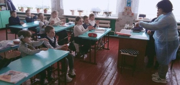 23 марта в Василевской школе Амвросиевского округа с Орлятами проведена очень важная беседа на тему "Гигиена рук"