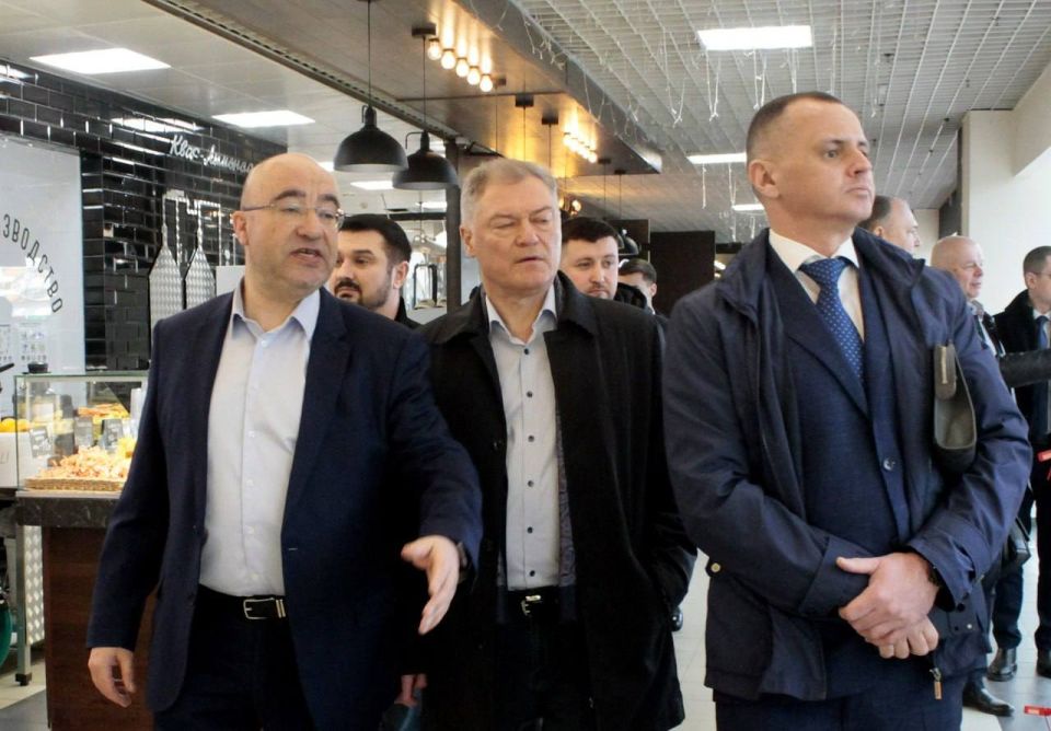 Сергей Прокопенко: 1 Сегодня, входе рабочей поездки, вместе с коллегами из Воронежской областной Думы посетили центр "Мои Документы" современного формата "СМАРТ-МФЦ" Сергей Прокопенко: 1 Сегодня, входе рабочей поездки, вместе с коллегами из Воронежской областной Думы посетили центр "Мои Документы" современного формата "СМАРТ-МФЦ"
