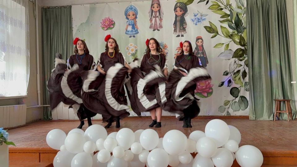 В марте школы Донецкой Народной Республики стали яркими площадками фестиваля «Мозаика культур», который проходит под патронатом Уполномоченного по правам ребенка в ДНР! В марте школы Донецкой Народной Республики стали яркими площадками фестиваля «Мозаика культур», который проходит под патронатом Уполномоченного по правам ребенка в ДНР!