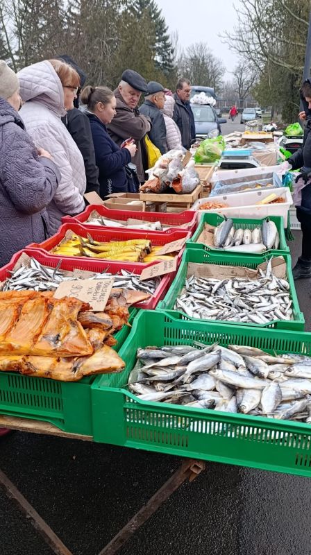 В поселке Старобешево прошла выездная торговая ярмарка В поселке Старобешево прошла выездная торговая ярмарка