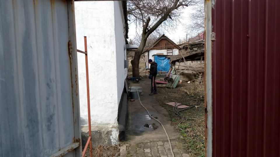 В Кировском внутригородском районе при поддержке региона-шефа Московская область продолжается подвоз воды для жителей домов, в которые в установленный графиком день не поступила вода В Кировском внутригородском районе при поддержке региона-шефа Московская область продолжается подвоз воды для жителей домов, в которые в установленный графиком день не поступила вода