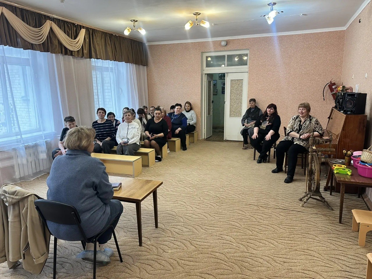 24 марта, депутат Макеевского городского совета Татьяна Репунова провела встречу с коллективом ГБДОУ «Детский-сад № 122 комбинированного вида городского округа Макеевка» Донецкой Народной Республики, в рамках поручения Главы... 24 марта, депутат Макеевского городского совета Татьяна Репунова провела встречу с коллективом ГБДОУ «Детский-сад № 122 комбинированного вида городского округа Макеевка» Донецкой Народной Республики, в рамках поручения Главы...