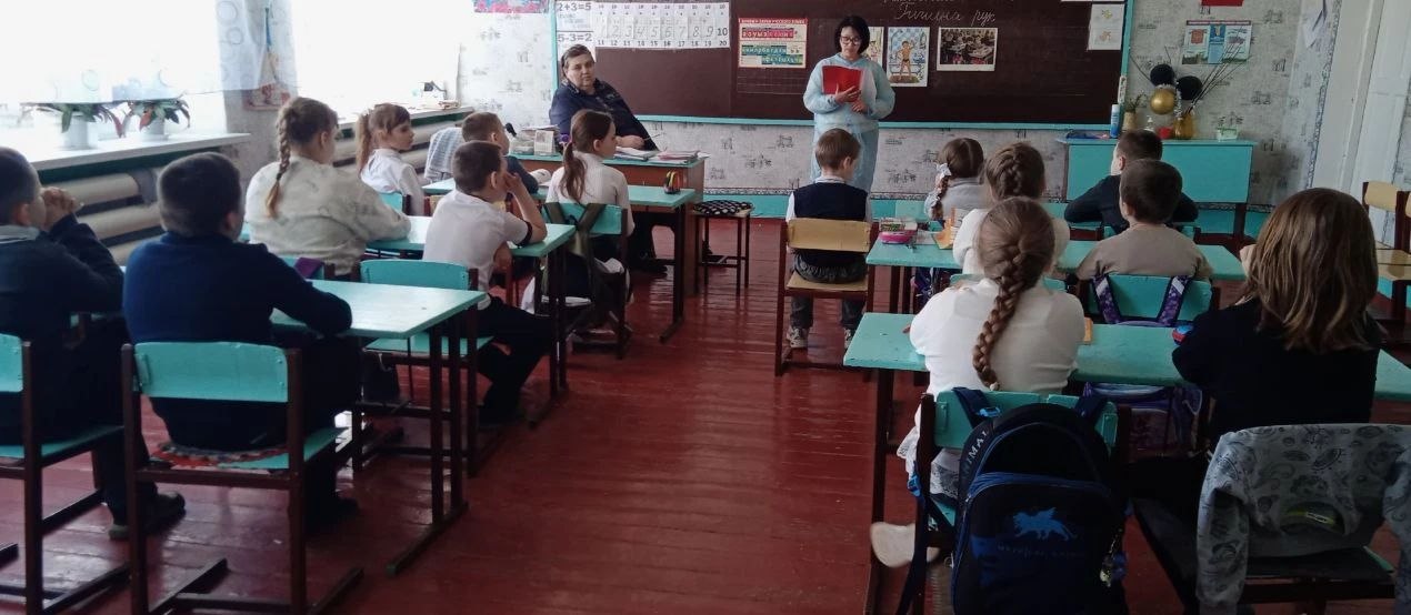 23 марта в Василевской школе Амвросиевского округа с Орлятами проведена очень важная беседа на тему "Гигиена рук" 23 марта в Василевской школе Амвросиевского округа с Орлятами проведена очень важная беседа на тему "Гигиена рук"