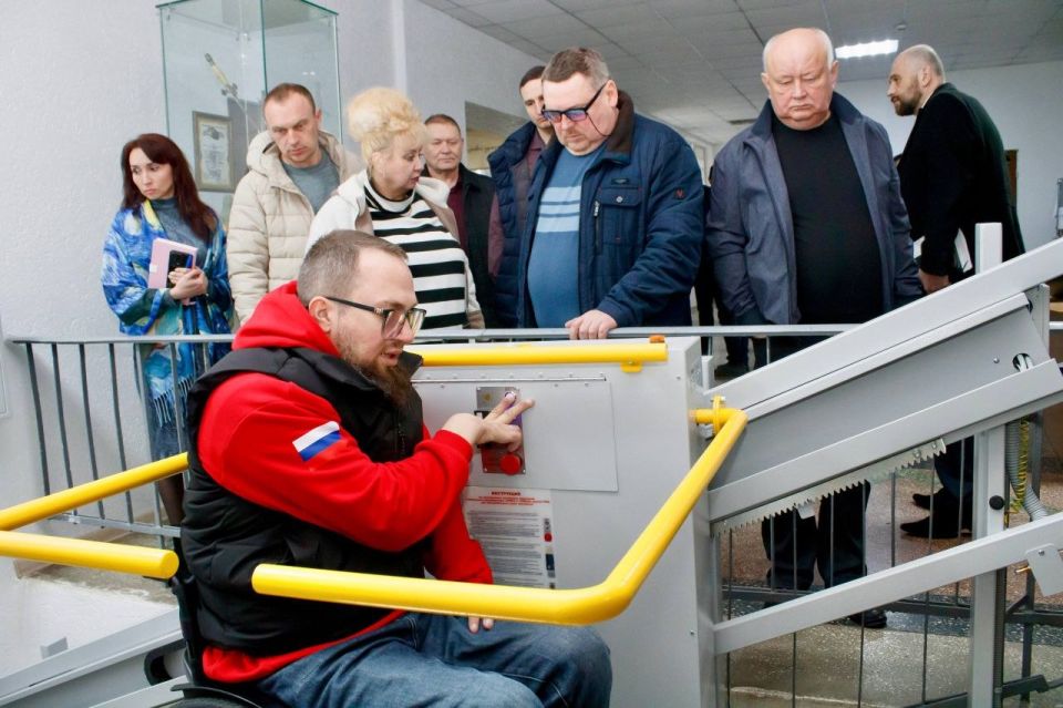 В Донецком республиканском краеведческом музее прошла презентация специализированного оборудования для людей с ограниченными возможностями здоровья и консультация для руководителей учреждений культуры по его подбору В Донецком республиканском краеведческом музее прошла презентация специализированного оборудования для людей с ограниченными возможностями здоровья и консультация для руководителей учреждений культуры по его подбору