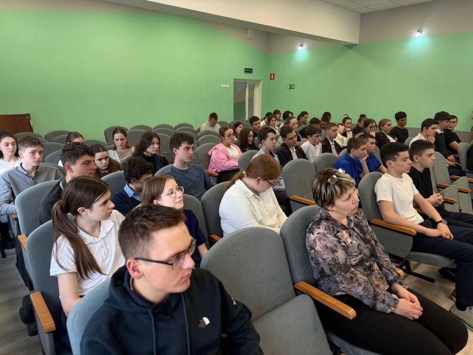 В стенах Ялтинской школы №1 прошло по-настоящему важное и необычное событие В стенах Ялтинской школы №1 прошло по-настоящему важное и необычное событие