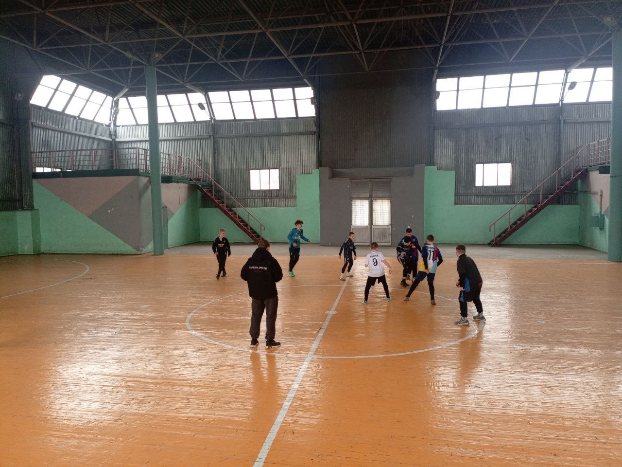 В Ждановке прошло городское соревнование по мини-футболу В Ждановке прошло городское соревнование по мини-футболу