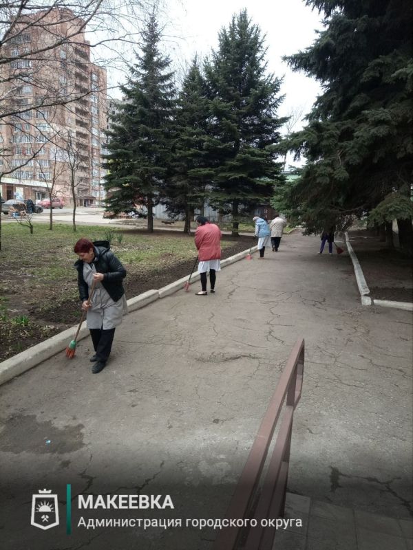 В Макеевке продолжается акция «Чистый четверг» В Макеевке продолжается акция «Чистый четверг»
