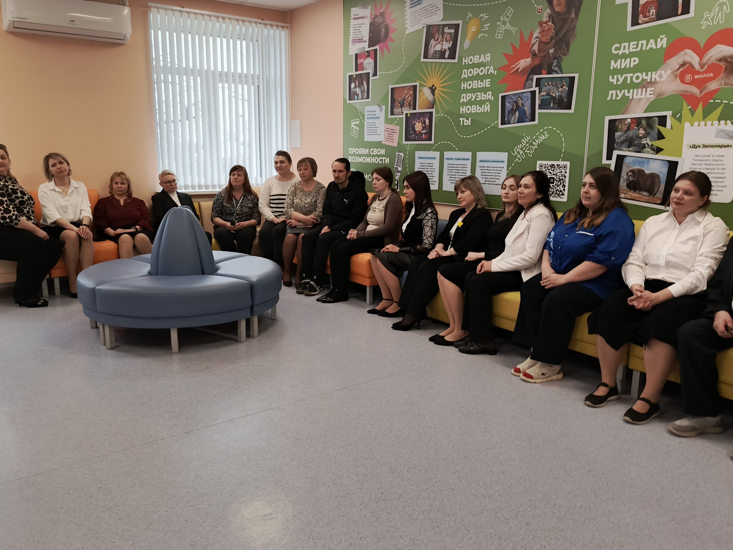 Рабочая встреча в Волновахской школе №4 Рабочая встреча в Волновахской школе №4