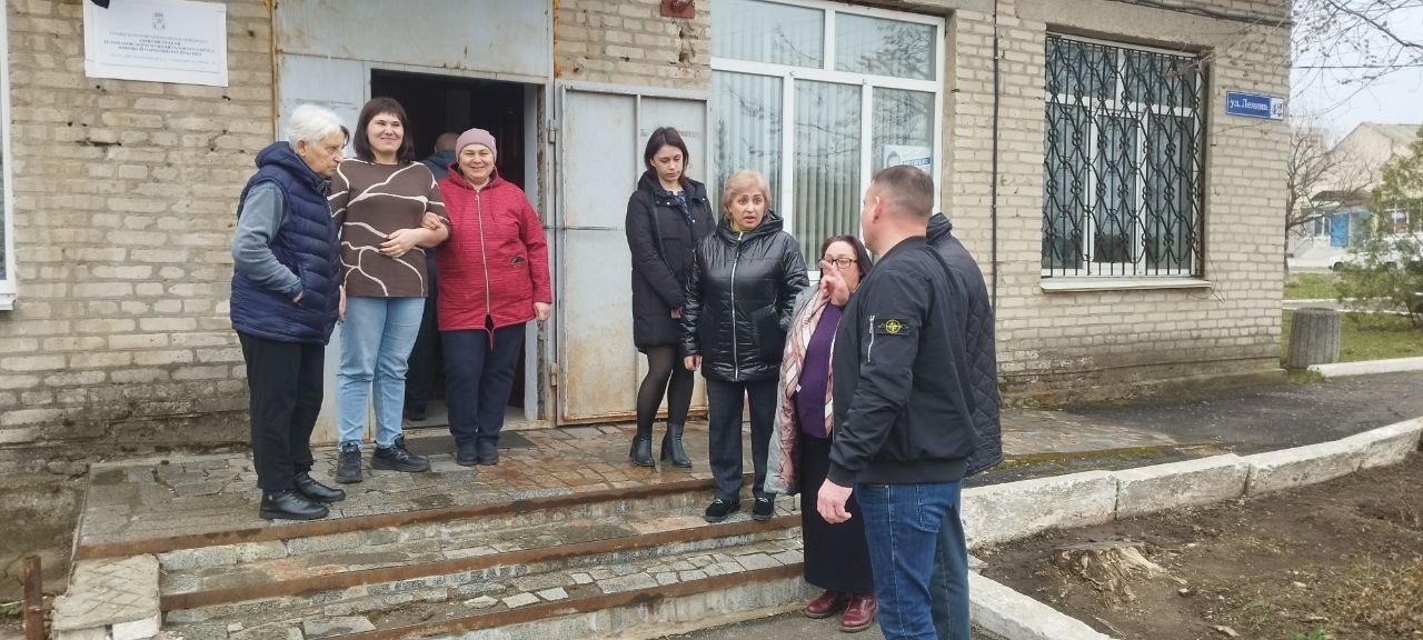 В рамках партийного проекта Единой России "Управдом" курирующий проектом провел встречу с населением в с.Гранитное