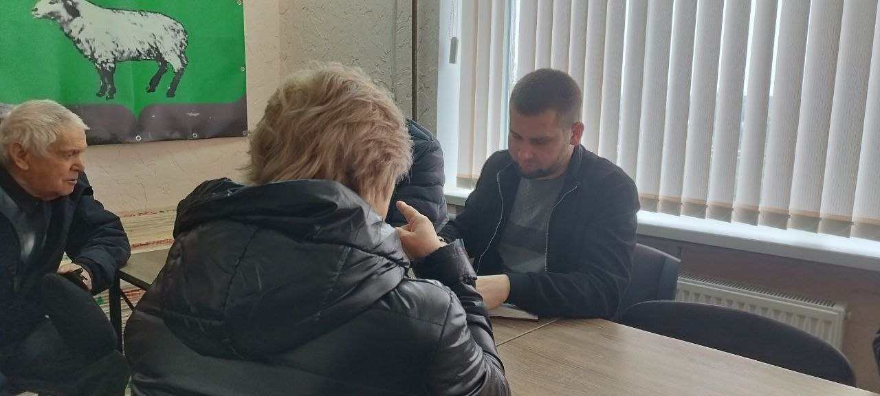 Сегодня Председатель Тельмановского муниципального совета Дмитрий Липчанский принял участие в выездной администрации в с. Гранитное Сегодня Председатель Тельмановского муниципального совета Дмитрий Липчанский принял участие в выездной администрации в с. Гранитное