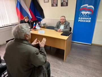 В общественной приёмной прошёл приём депутата городского совета