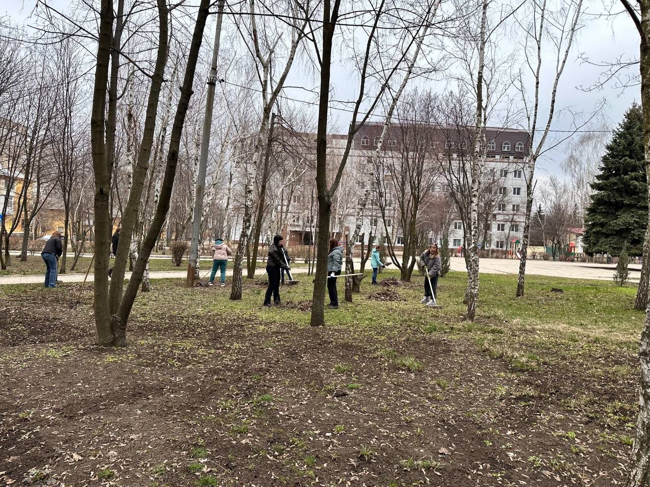 Елена Рязанцева: Сегодня в Пролетарском районе традиционно прошла акция «Чистый четверг» в рамках проекта «Городская среда» партии «Единая Россия». Елена Рязанцева: Сегодня в Пролетарском районе традиционно прошла акция «Чистый четверг» в рамках проекта «Городская среда» партии «Единая Россия».