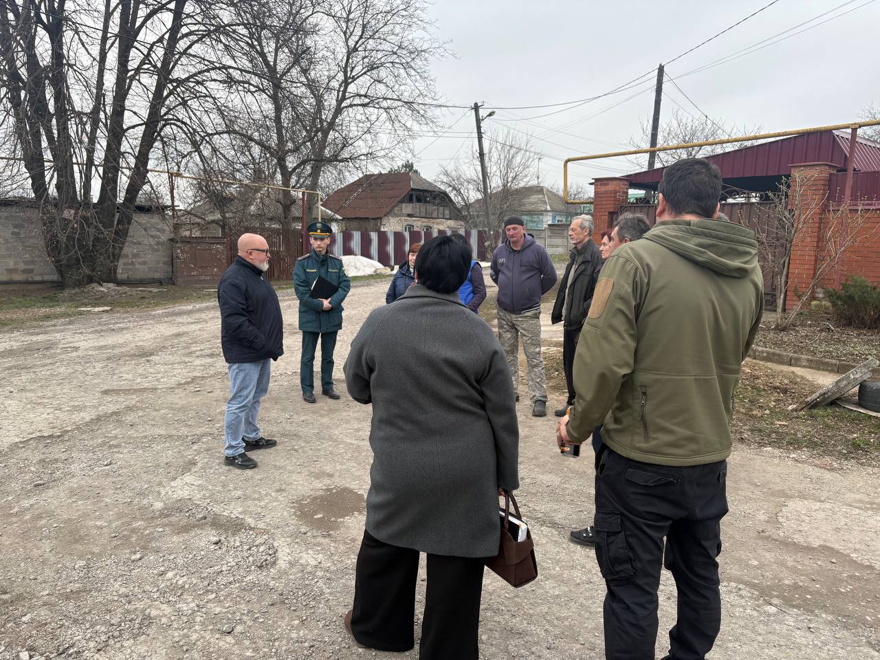 Продолжаются сходы с жителями Ленинского района города Донецка