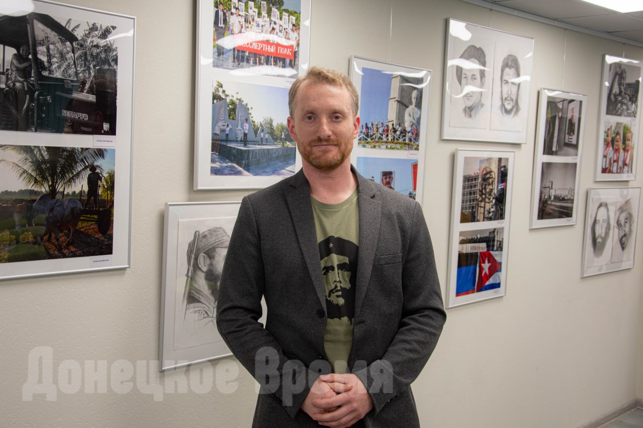 “Самое сильное впечатление – это сами кубинцы”: в Донецке открылась выставка Станислава Ретинского