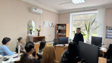 Заместитель Главы Администрации округа провел встречу с трудовым коллективом Финансового управления в пгт Тельманово