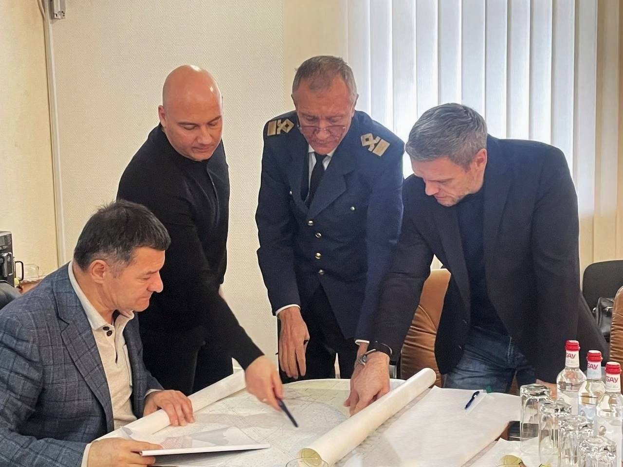 В Мариупольском морском порту на федеральном и региональном уровнях обсудили перспективы развития предприятия