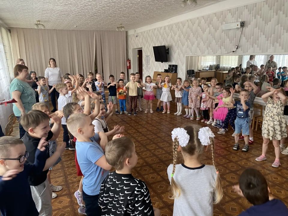 Сегодня, 26 марта, в ГБДОУ детский сад N°20 «Ромашка» культорганизатор Зугрэсского Дворца культуры - Богданова Светлана Витальевна провела игровую программу «В гости фиксика позвали» Сегодня, 26 марта, в ГБДОУ детский сад N°20 «Ромашка» культорганизатор Зугрэсского Дворца культуры - Богданова Светлана Витальевна провела игровую программу «В гости фиксика позвали»