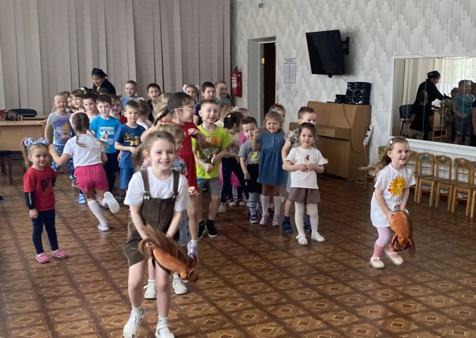 Сегодня, 26 марта, в ГБДОУ детский сад N°20 «Ромашка» культорганизатор Зугрэсского Дворца культуры - Богданова Светлана Витальевна провела игровую программу «В гости фиксика позвали» Сегодня, 26 марта, в ГБДОУ детский сад N°20 «Ромашка» культорганизатор Зугрэсского Дворца культуры - Богданова Светлана Витальевна провела игровую программу «В гости фиксика позвали»
