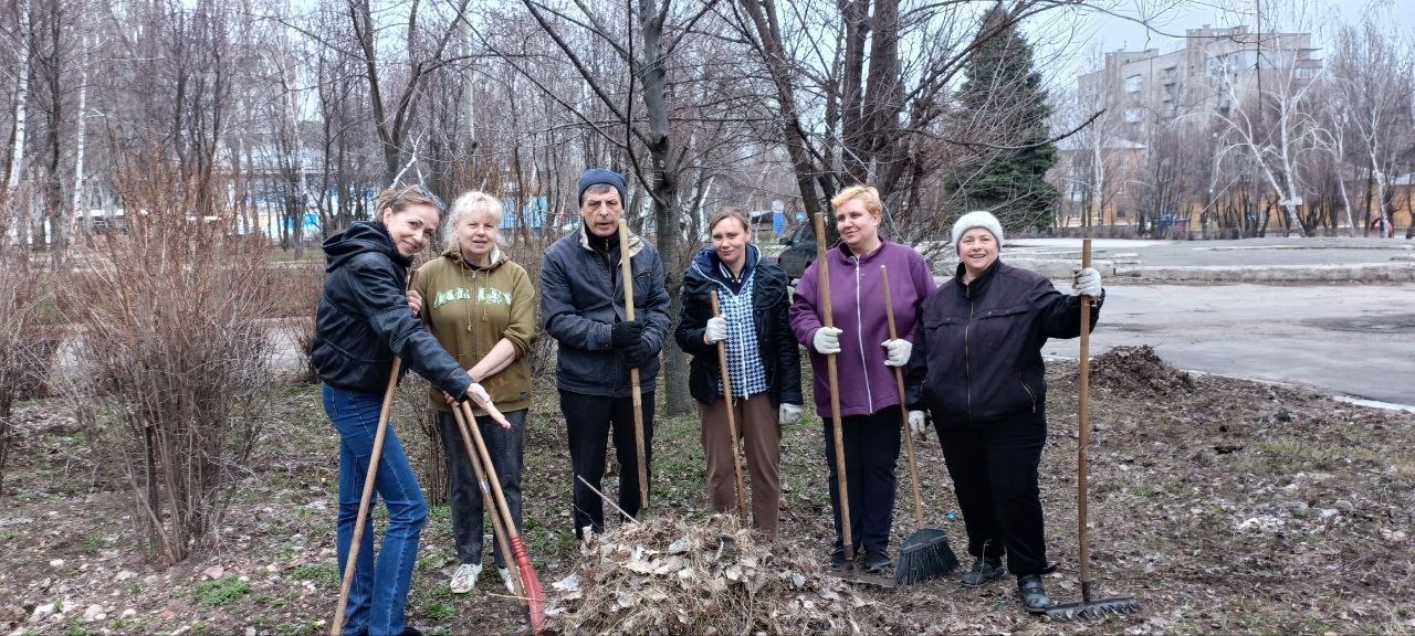 Елена Рязанцева: Сегодня в Пролетарском районе традиционно прошла акция «Чистый четверг» в рамках проекта «Городская среда» партии «Единая Россия». Елена Рязанцева: Сегодня в Пролетарском районе традиционно прошла акция «Чистый четверг» в рамках проекта «Городская среда» партии «Единая Россия».