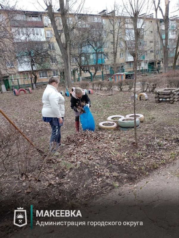 В Макеевке продолжается акция «Чистый четверг» В Макеевке продолжается акция «Чистый четверг»
