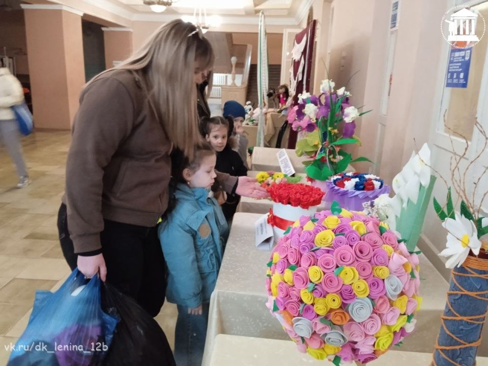 В Старобешевском округе прошла выставка прикладного искусства В Старобешевском округе прошла выставка прикладного искусства