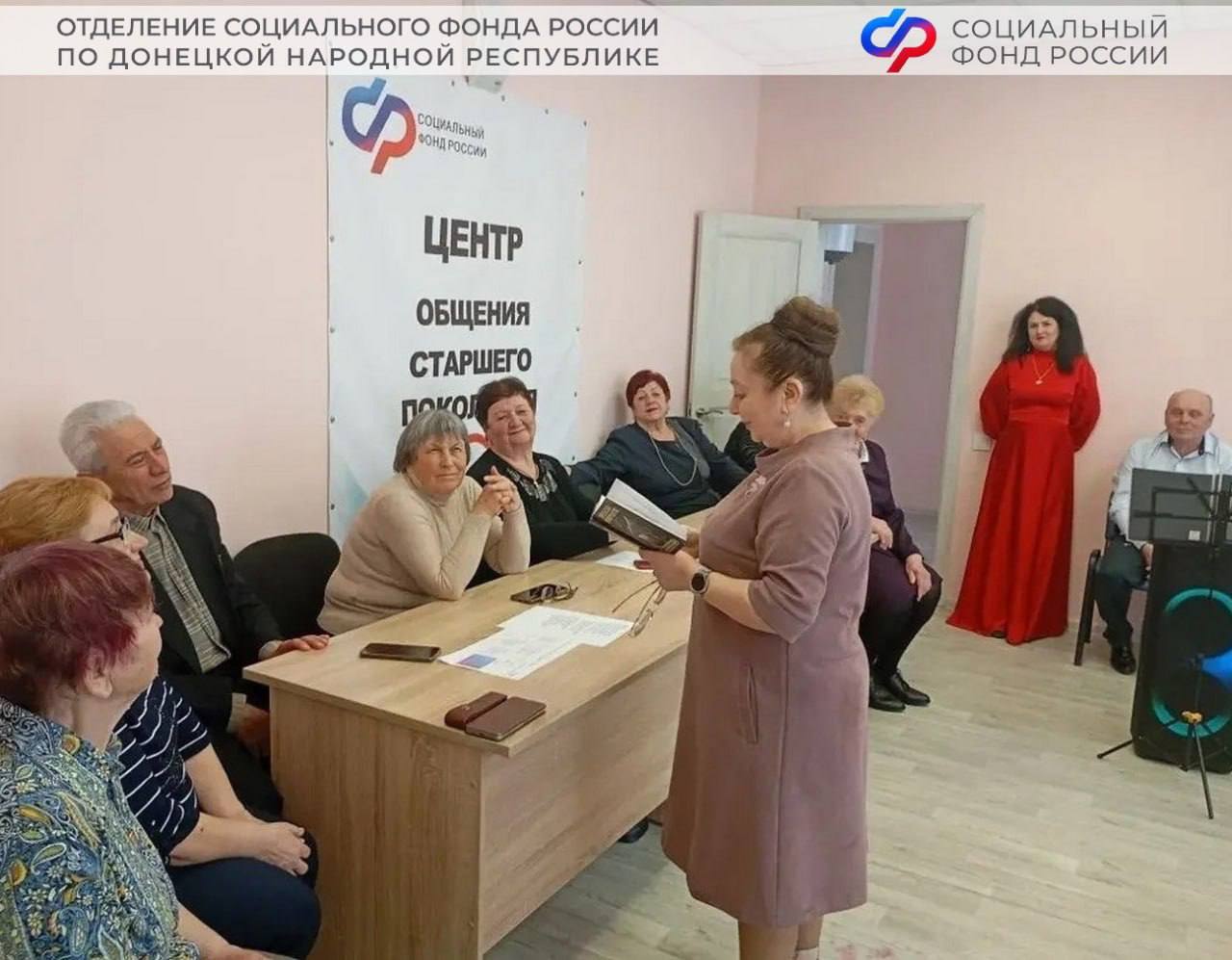 Поэтическая акварель: в Волновахе отметили День поэзии и День счастья Поэтическая акварель: в Волновахе отметили День поэзии и День счастья