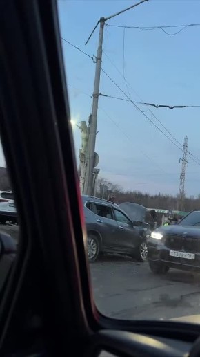 В Макеевке в результате ДТП, произошедшего в воскресенье, скончался 20-летний водитель автомобиля доставки