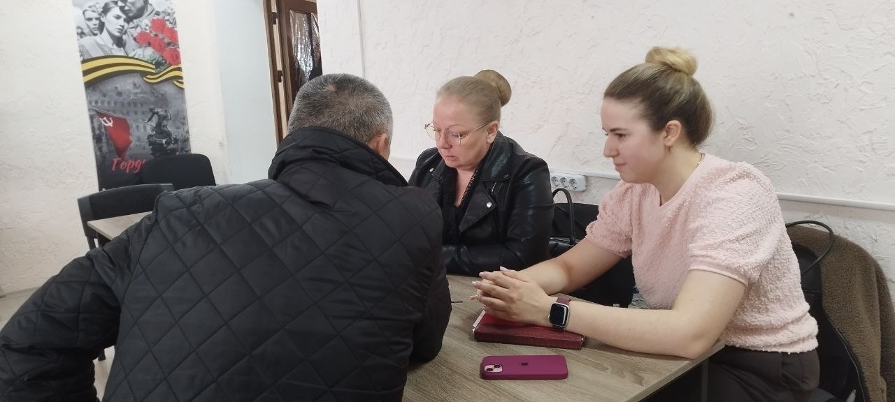 Сегодня Председатель Тельмановского муниципального совета Дмитрий Липчанский принял участие в выездной администрации в с. Гранитное Сегодня Председатель Тельмановского муниципального совета Дмитрий Липчанский принял участие в выездной администрации в с. Гранитное