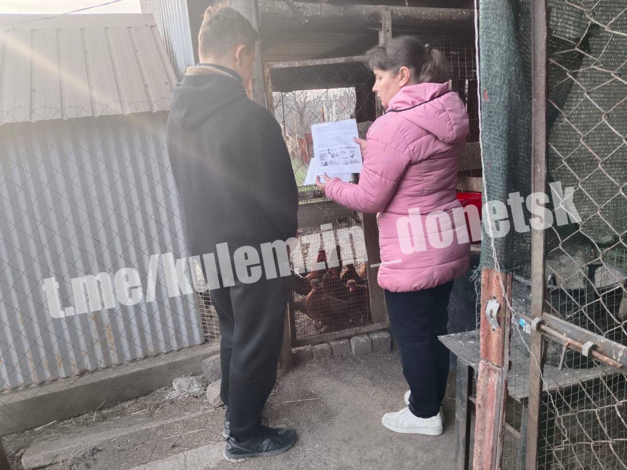 Во исполнение рекомендаций заседания Специальной комиссии по предупреждению распространения и ликвидации очагов заразных болезней животных на территории ДНР провели разъяснительную работу с жителями Во исполнение рекомендаций заседания Специальной комиссии по предупреждению распространения и ликвидации очагов заразных болезней животных на территории ДНР провели разъяснительную работу с жителями