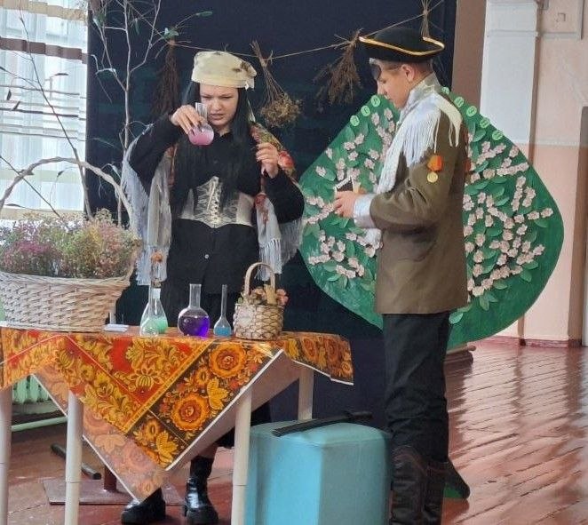 В рамках городского фестиваля школьных театров «Театральная мозаика» и в преддверии Международного дня театра в ГБОУ «Мироновская школа №10 г.о. Дебальцево» прошла премьера спектакля по мотивам сказки Л. Филатова «Про... В рамках городского фестиваля школьных театров «Театральная мозаика» и в преддверии Международного дня театра в ГБОУ «Мироновская школа №10 г.о. Дебальцево» прошла премьера спектакля по мотивам сказки Л. Филатова «Про...