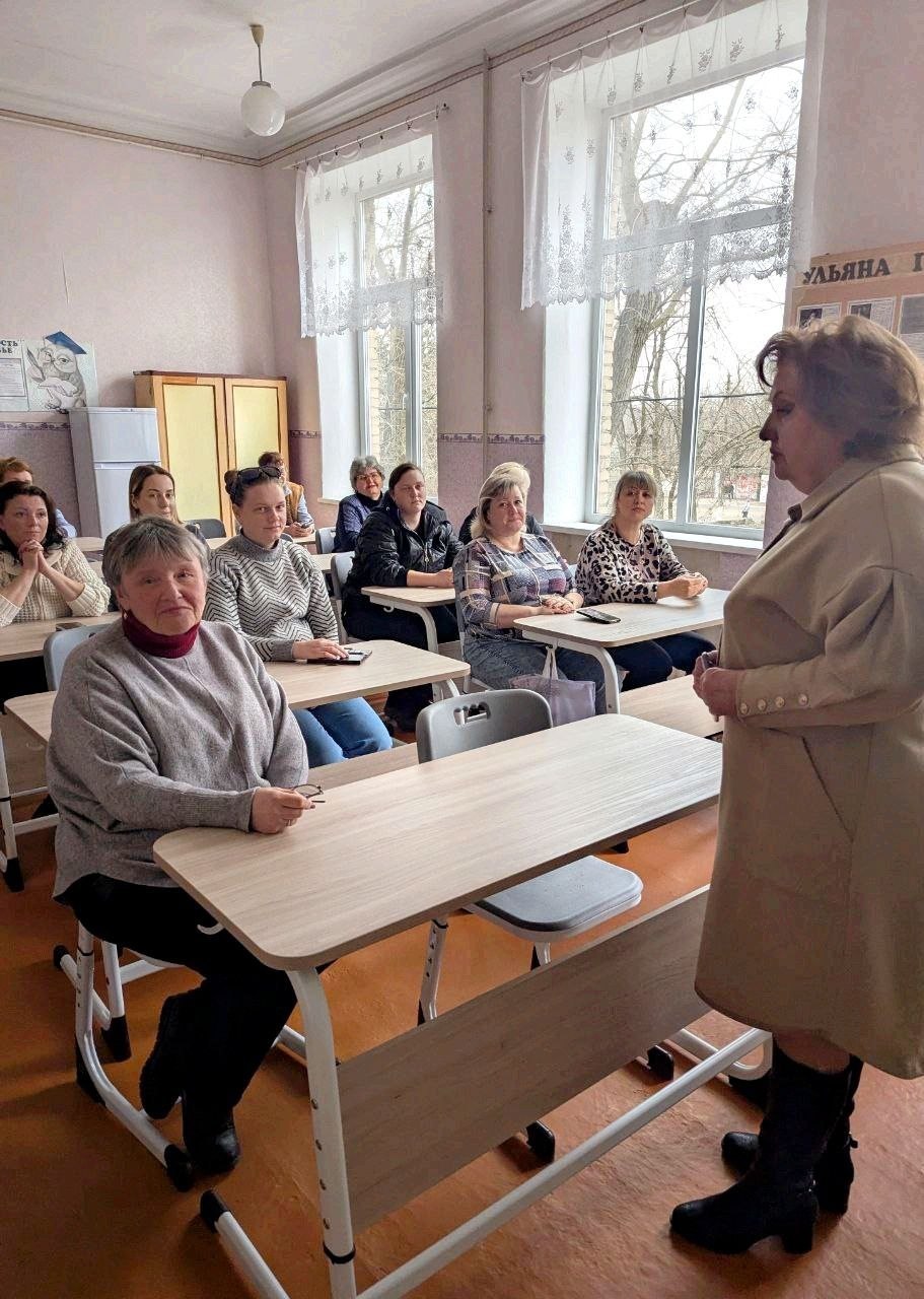 Состоялась встреча начальника Управления образования администрации городского округа Горловка с трудовым коллективом Состоялась встреча начальника Управления образования администрации городского округа Горловка с трудовым коллективом