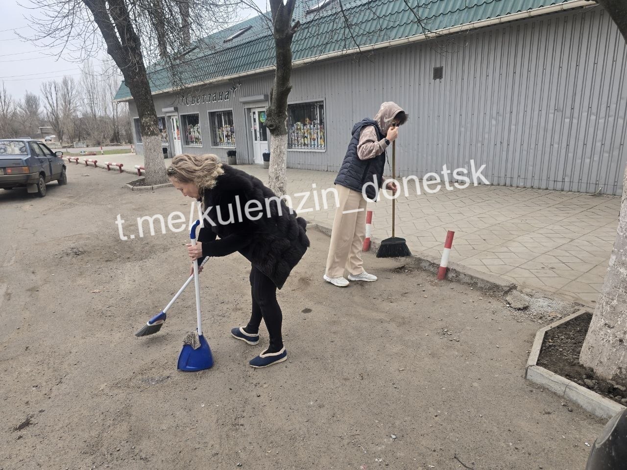 Представители сферы торговли и общественного питания, а также сотрудники ГУП ДНР «Рынки Донбасса» вновь поддержали городскую экологическую инициативу, приняв активное участие в акции «Чистый четверг»
