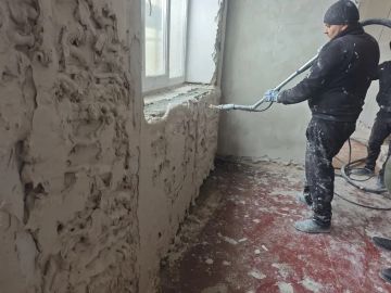 Якутия восстанавливает школу в поселке Еленовка Докучаевского округа