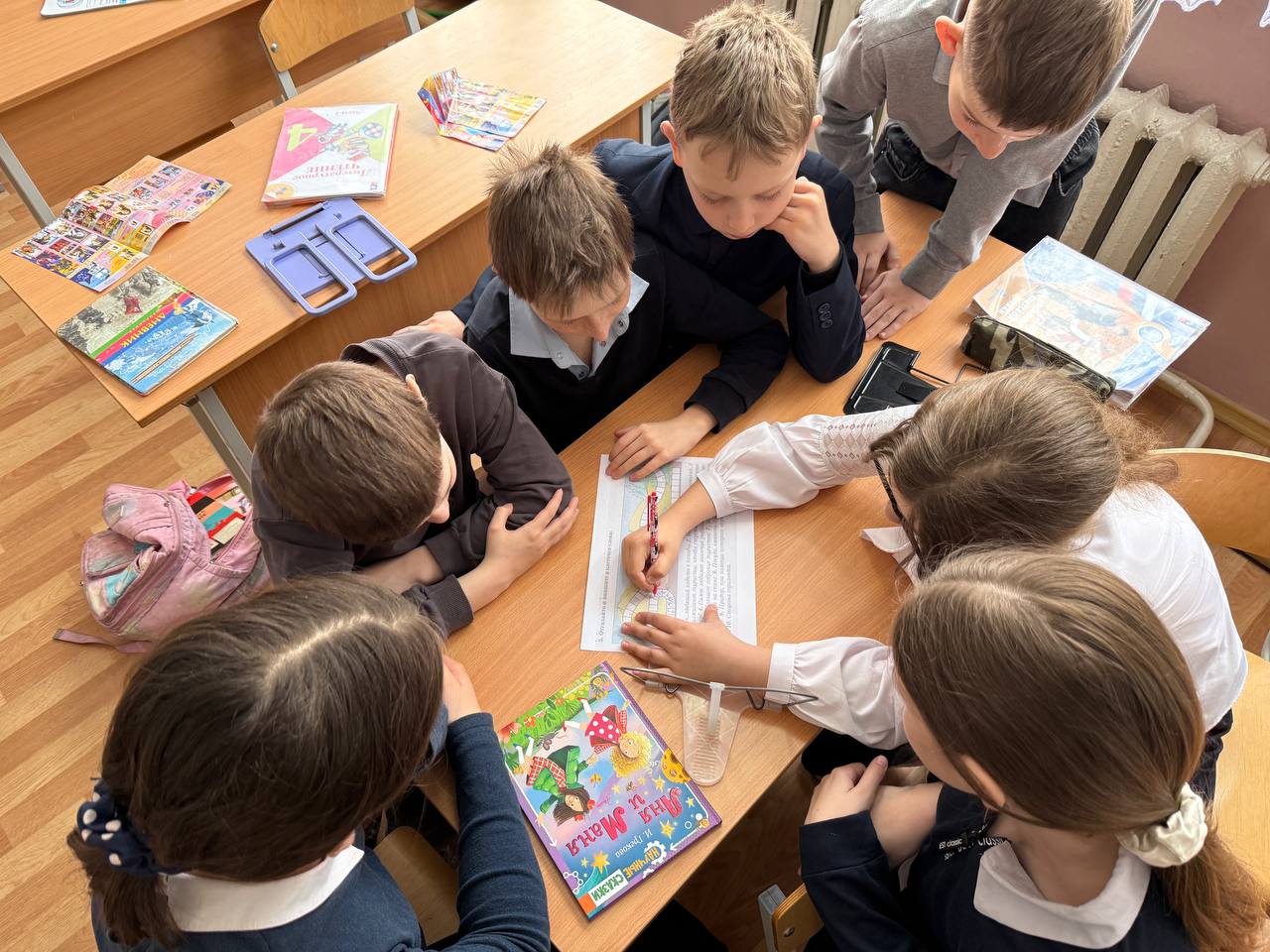 Сегодня ученики ГБОУ «Школа №5 г.о. Дебальцево» отправились в виртуальное путешествие под названием «Я иду, шагаю по земле» Сегодня ученики ГБОУ «Школа №5 г.о. Дебальцево» отправились в виртуальное путешествие под названием «Я иду, шагаю по земле»