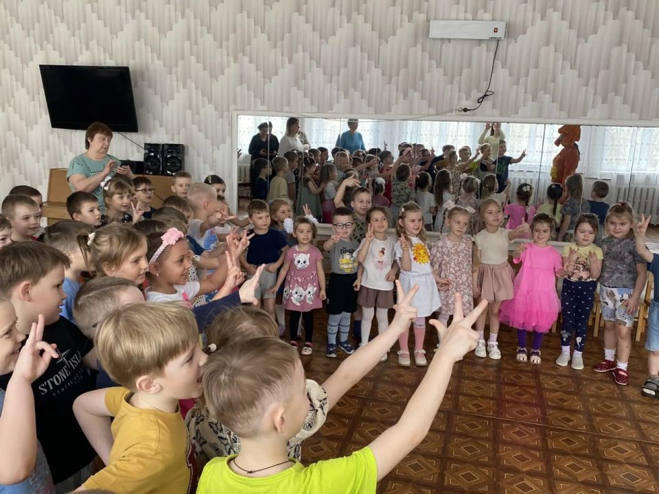 Сегодня, 26 марта, в ГБДОУ детский сад N°20 «Ромашка» культорганизатор Зугрэсского Дворца культуры - Богданова Светлана Витальевна провела игровую программу «В гости фиксика позвали» Сегодня, 26 марта, в ГБДОУ детский сад N°20 «Ромашка» культорганизатор Зугрэсского Дворца культуры - Богданова Светлана Витальевна провела игровую программу «В гости фиксика позвали»