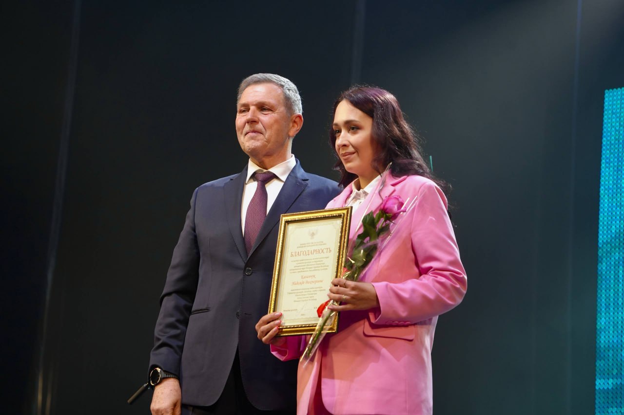 В Донецке чествовали работников культуры В Донецке чествовали работников культуры