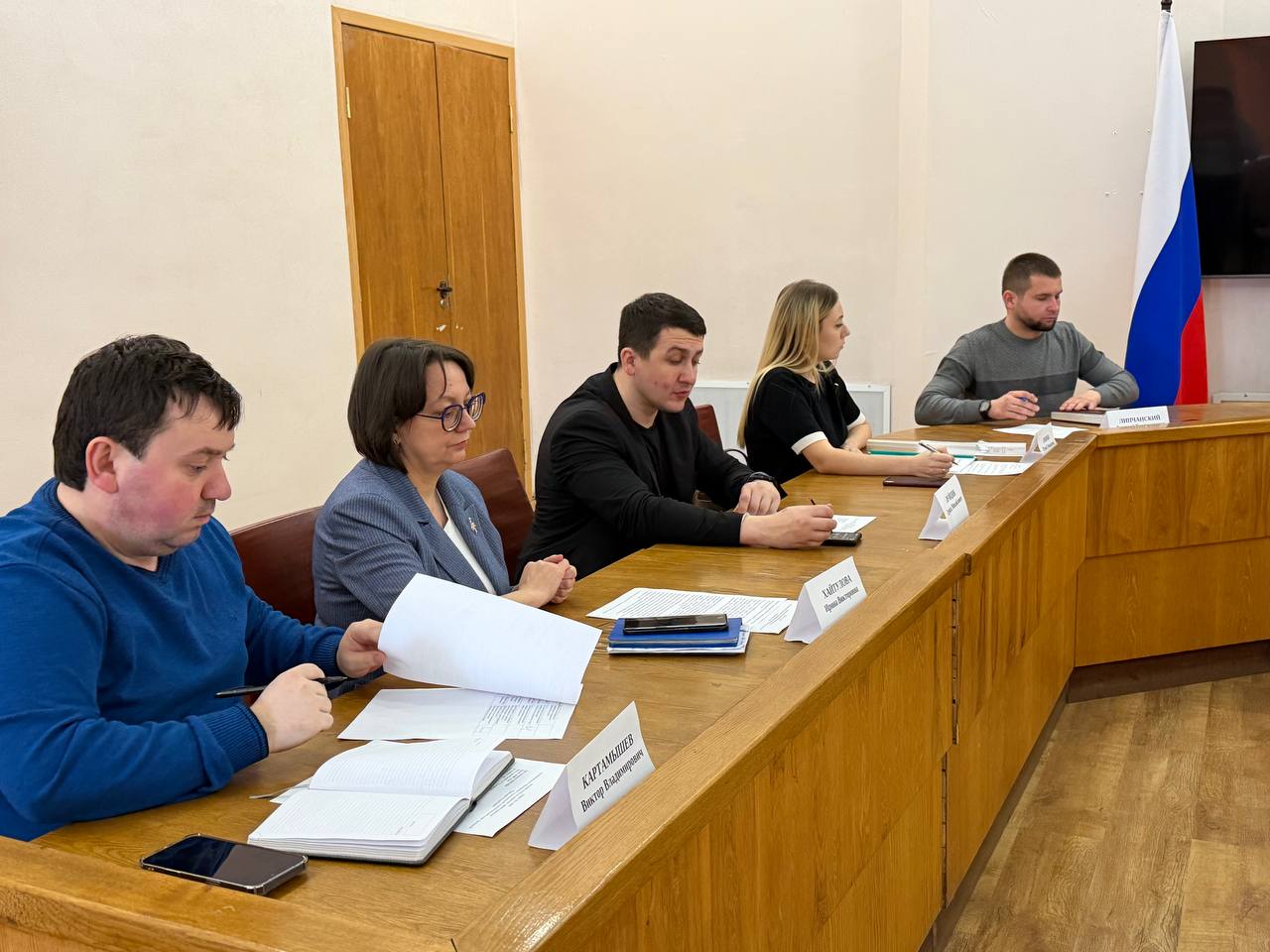 Сегодня, в рамках партийного проекта Единой России "Здоровое Будущее", в Администрации округа состоялось очередное заседание заседания штаба по вопросам здравоохранения Тельмановского муниципального округа Сегодня, в рамках партийного проекта Единой России "Здоровое Будущее", в Администрации округа состоялось очередное заседание заседания штаба по вопросам здравоохранения Тельмановского муниципального округа