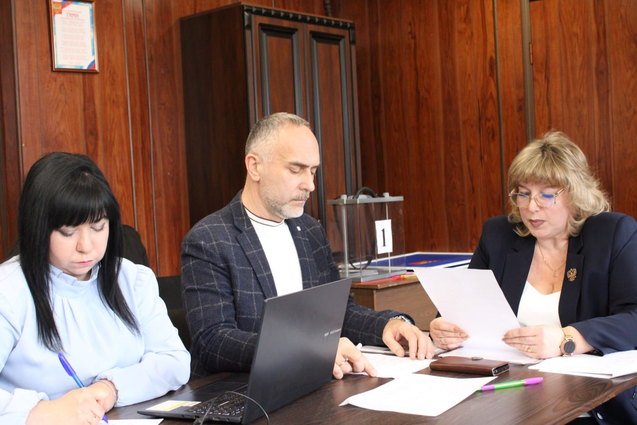 В администрации Краснолиманского муниципального округа состоялось 52-е заседание муниципального совета В администрации Краснолиманского муниципального округа состоялось 52-е заседание муниципального совета