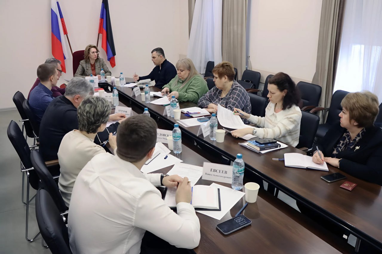 В Правительстве обсудили вопросы переосвидетельствования инвалидов в ДНР