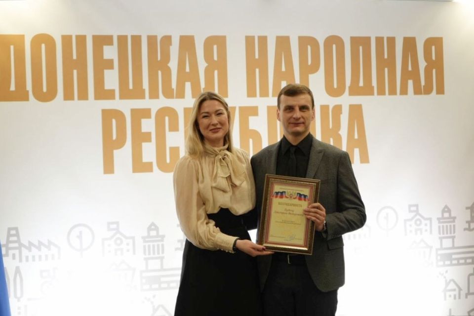 Михаил Желтяков: В Республиканском доме народного творчества и кино трудится команда профессионалов, без которой невозможно проведение ни одного мероприятия Михаил Желтяков: В Республиканском доме народного творчества и кино трудится команда профессионалов, без которой невозможно проведение ни одного мероприятия