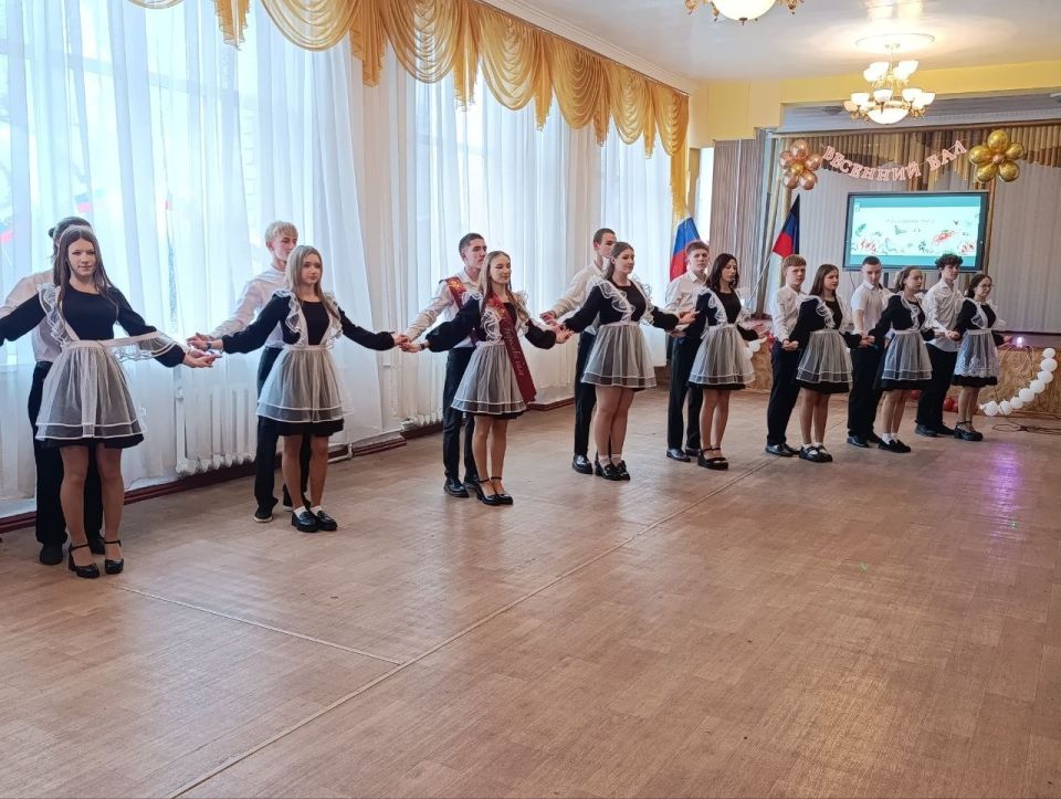Ждановка закружилась в вихре Весеннего бала Ждановка закружилась в вихре Весеннего бала