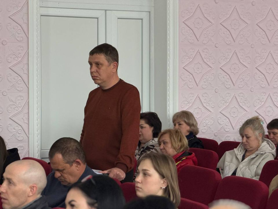В Снежном обсудили перспективы работы по проекту "Донбасс - наш дом" В Снежном обсудили перспективы работы по проекту "Донбасс - наш дом"