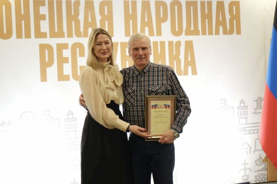 Михаил Желтяков: В Республиканском доме народного творчества и кино трудится команда профессионалов, без которой невозможно проведение ни одного мероприятия Михаил Желтяков: В Республиканском доме народного творчества и кино трудится команда профессионалов, без которой невозможно проведение ни одного мероприятия