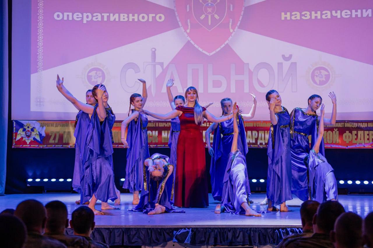 В МБУ «Клуб «Прогресс» г. о. Торез» прошло торжественное мероприятие «Доблесть и честь», посвящённое сразу двум важным датам: 10-летию Федеральной Службы Войск Национальной Гвардии Российской Федерации и 215-летию со дня... В МБУ «Клуб «Прогресс» г. о. Торез» прошло торжественное мероприятие «Доблесть и честь», посвящённое сразу двум важным датам: 10-летию Федеральной Службы Войск Национальной Гвардии Российской Федерации и 215-летию со дня...